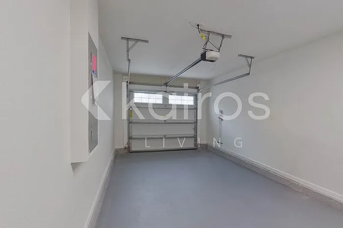 1349 Mull St — Photo 21