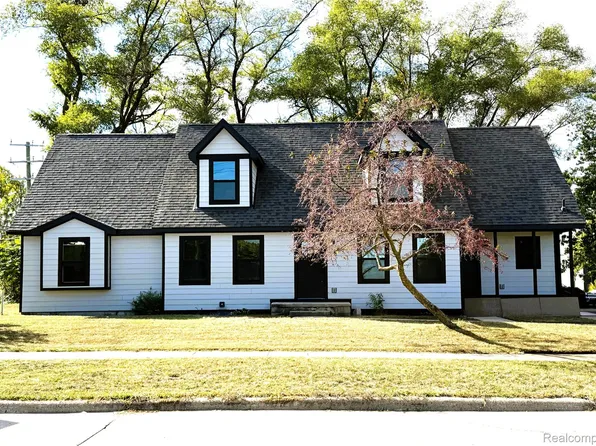 21433 Westview Ave, Ferndale, MI 48220