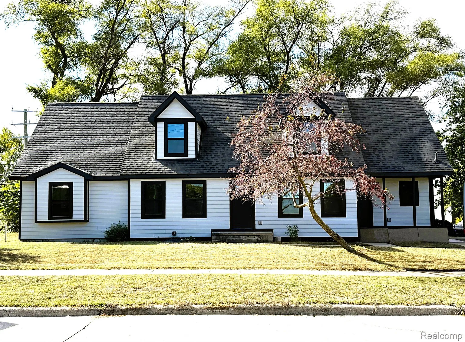 21433 Westview Ave photo 1