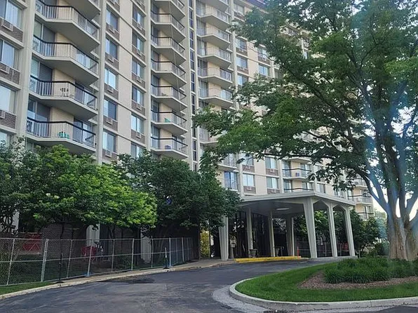 20 N Tower Rd APT 12C, Oak Brook, IL 60523