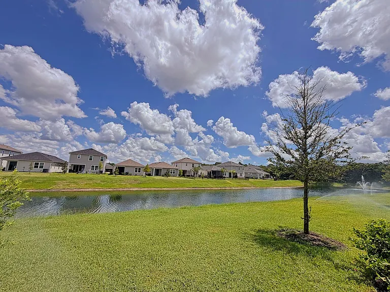 716 Cherry Elm Dr — Photo 22