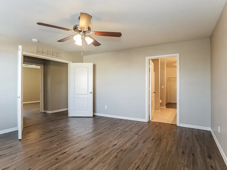 3251 W Jessica Ln — Photo 9