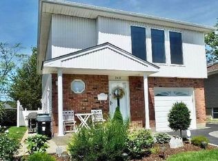 2410 Hempstead Ln, Wantagh, NY 11793