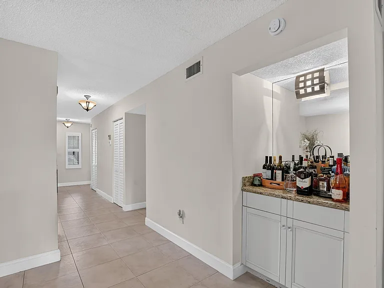 21211 Lago Cir #C — Photo 17