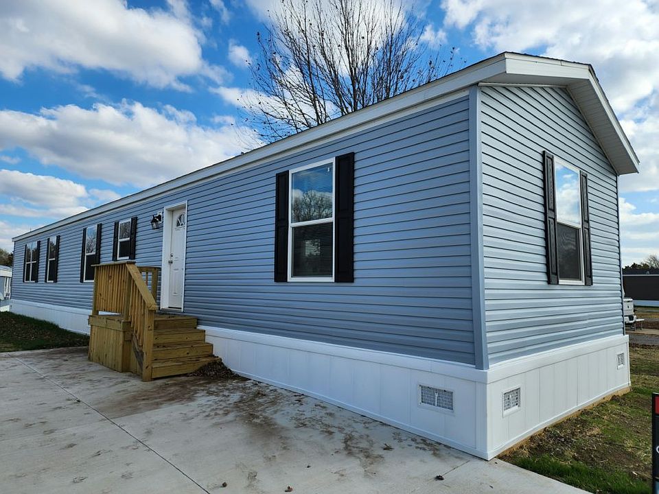 1st image of 20 Iris Ln