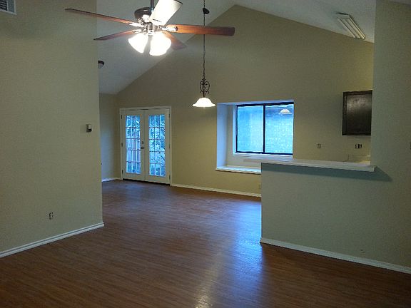 5th image of 726 Briarbend Dr