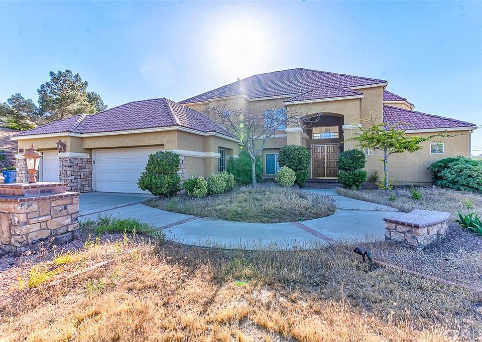1st image of 36571 Vista Del Lago St