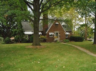 211 S 7th St, Akron, PA 17501