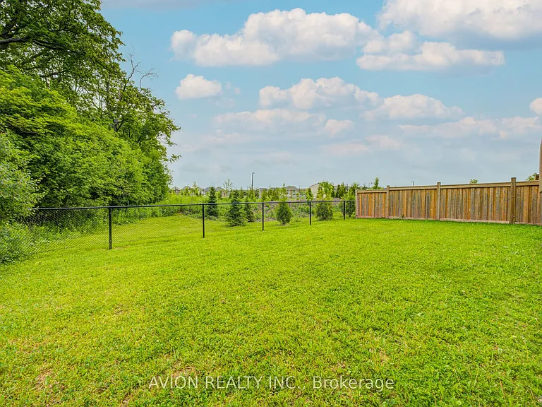 102 Joseph Hartman Cres — Photo 47