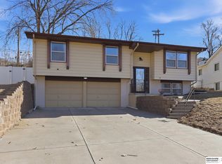 403 Garden Ave, Bellevue, NE 68005