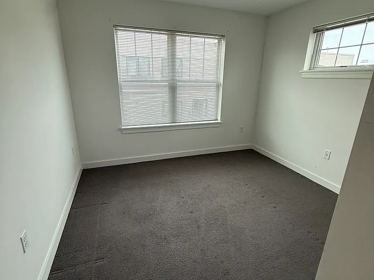 11 Alder St #2C — Photo 3