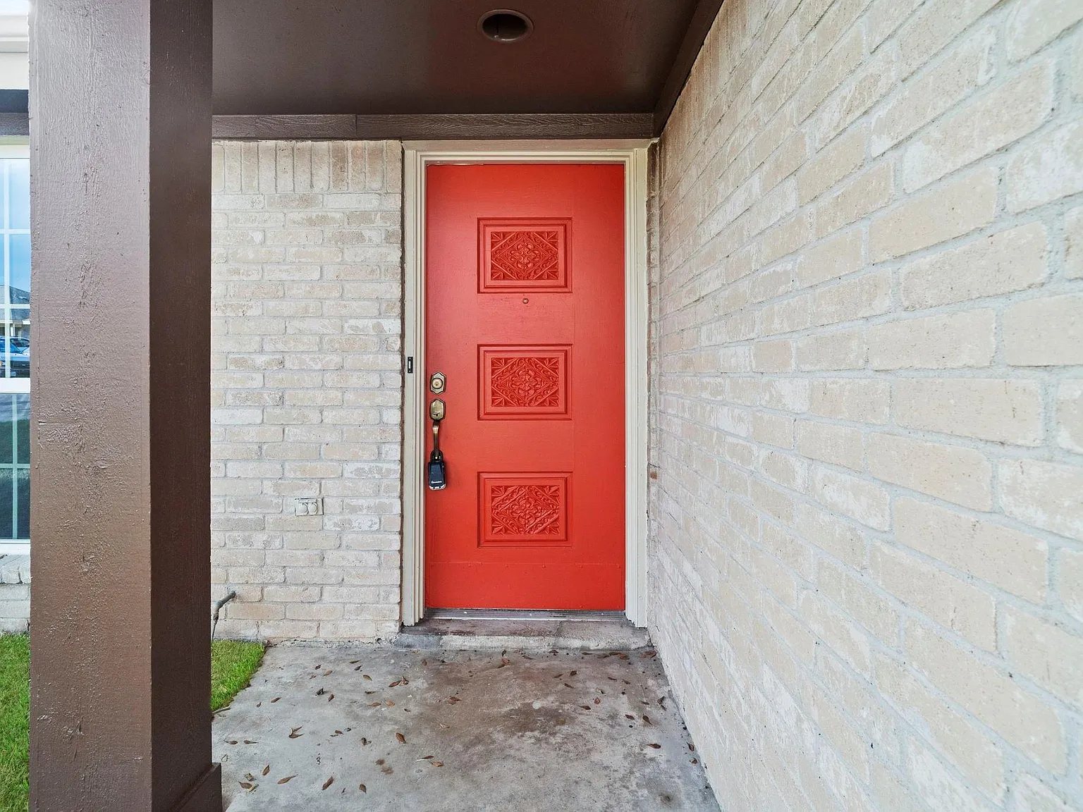 3 bed, 2.0 bath, 1729 sqft, $1,925 — Photo 2