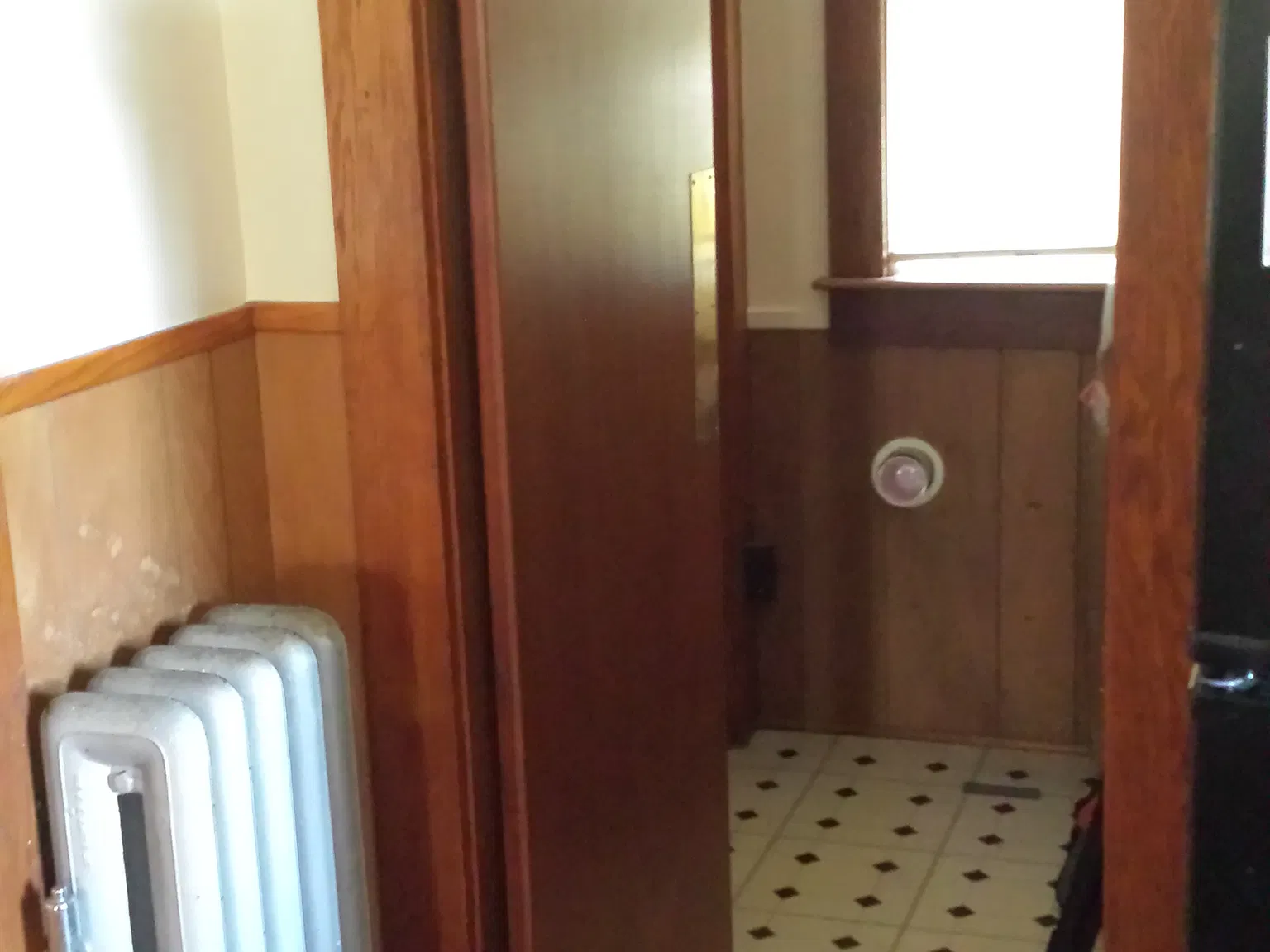 3 bed, 1200 sqft, $1,900 — Photo 4