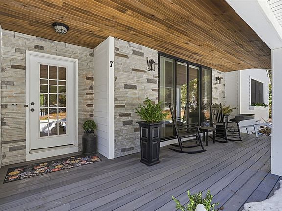 2nd image of 7 Crane Landing Rd