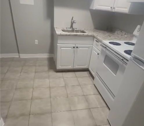 3rd image of 452 Main St #4