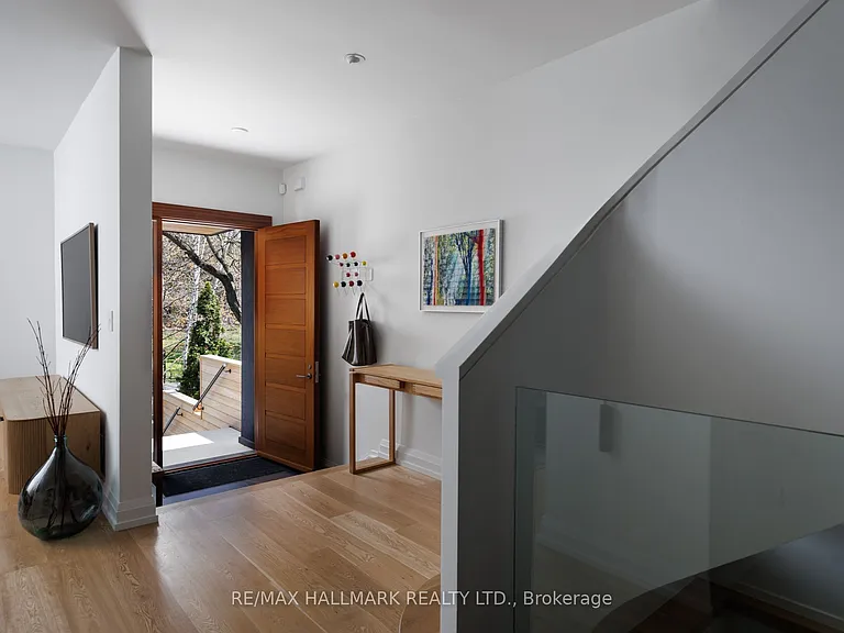 186 Kenilworth Ave — Photo 2