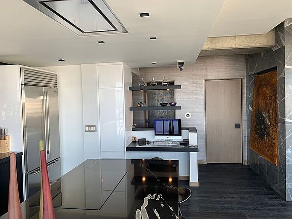 4th image of 7135 Hollywood Blvd APT 802