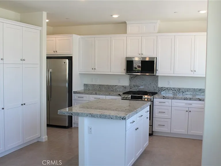 18373 Iris Ln #18373 — Photo 9