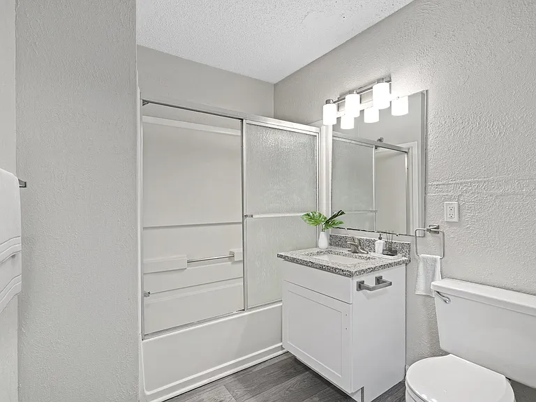 Summit Village Apartments — Photo 16