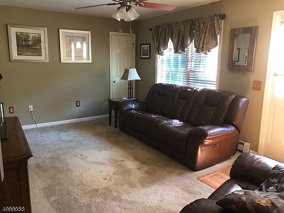 3rd image of 7 Birch Dr E