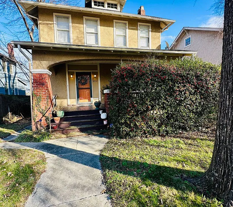 2711 Seminary Ave