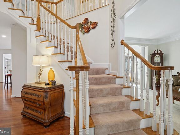 5th image of 16463 Hayes Ln