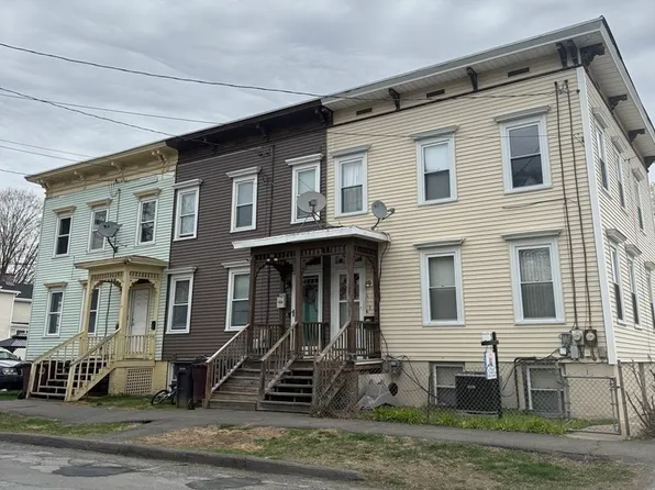 13 Hampden St, Westfield, MA 01085