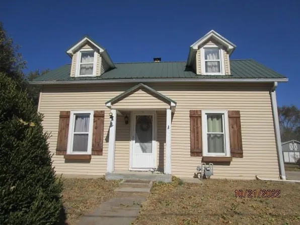 620 Limit St, Leavenworth, KS 66048