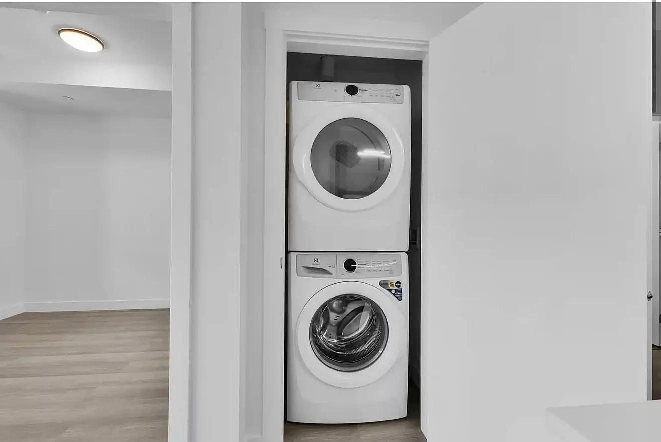 2 bed, 1030 sqft, $2,350 — Photo 3