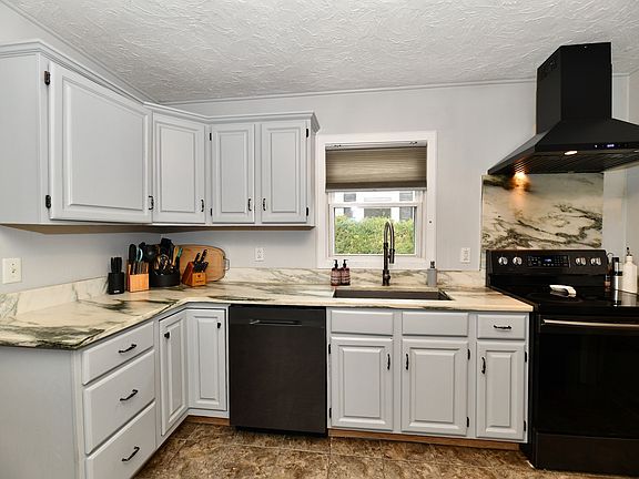 5th image of 1141 North St