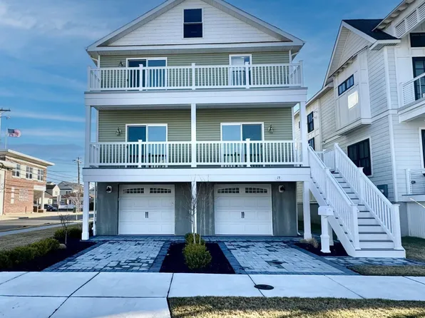 15 N Vendome Ave, Margate, NJ 08402