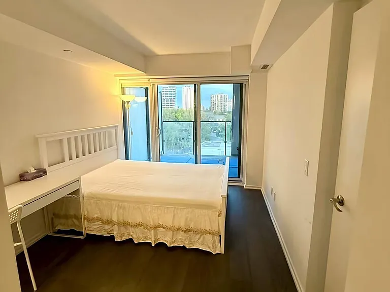 8 Hillsdale Ave E #729 — Photo 12
