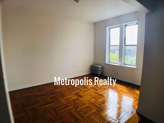 Rented by Metropolis International Realty Inc. | media 33