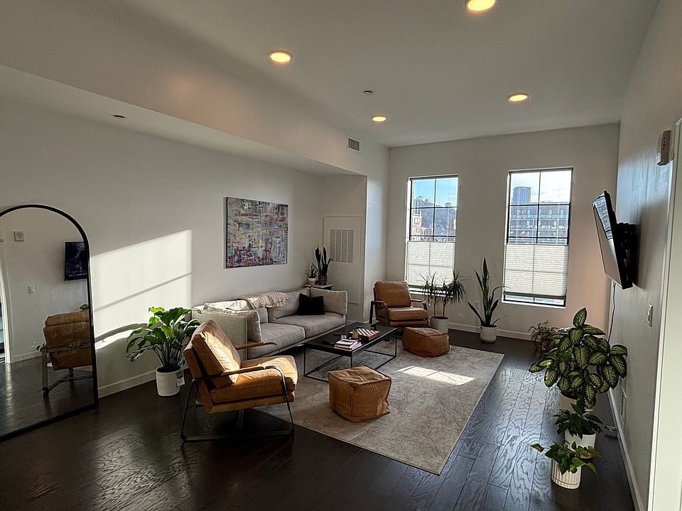 1st image of 2635 Penn Ave #404