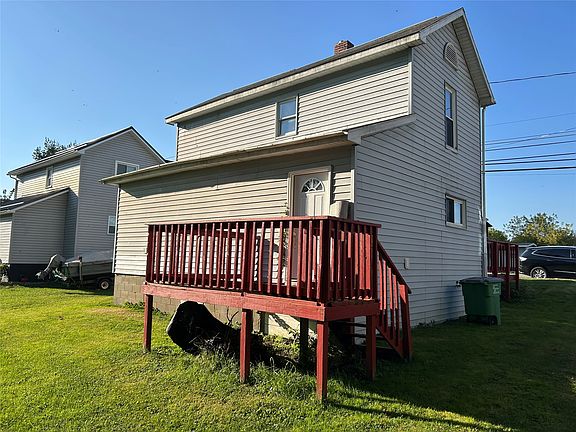 5th image of 126 E Erie St