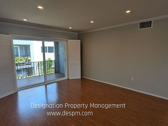 3rd image of 3015 Division St APT 218