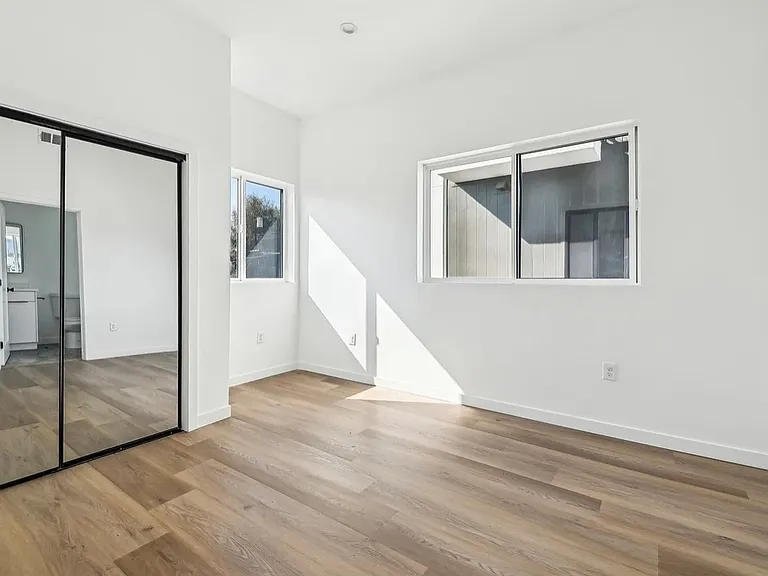 2919 S Burnside Ave #1 — Photo 21