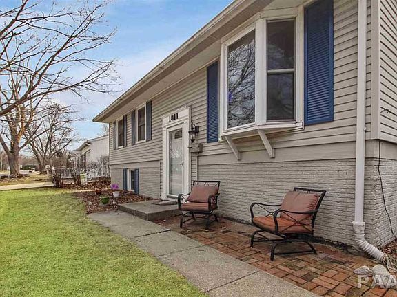 3rd image of 1811 Columbus Dr