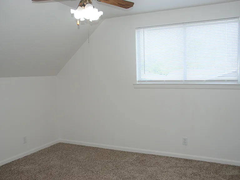3520 Sunnydale Ln — Photo 12