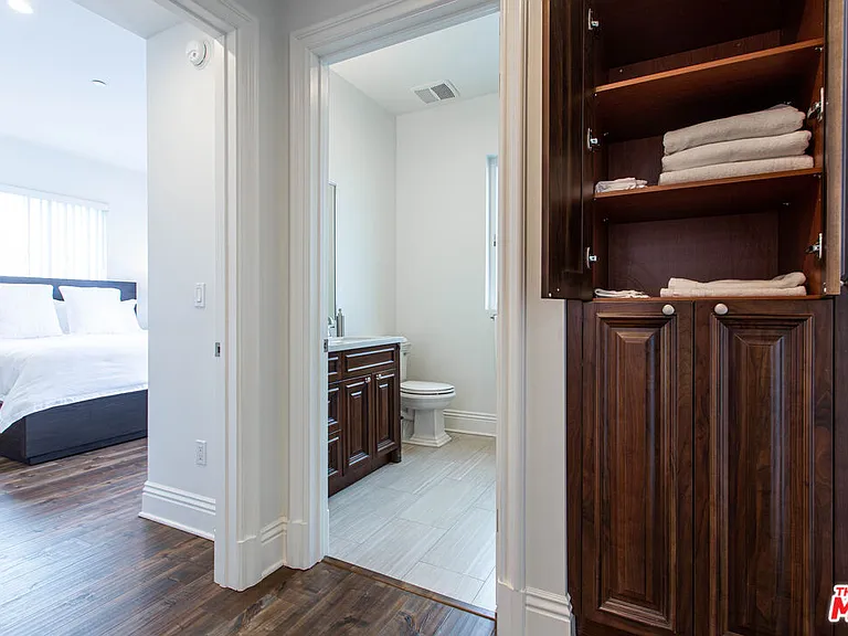 907 S Shenandoah St #302 — Photo 12