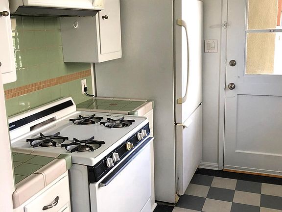 2nd image of 853 Alandele Ave