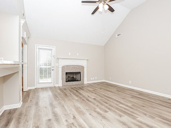 4th image of 3221 Hardwood Dr