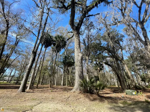 22 Eagle Crest Dr, Waverly, GA 31565