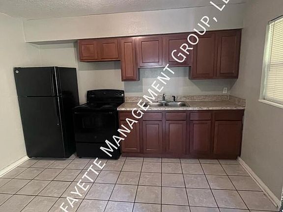 2nd image of 3818 Almeda St #223