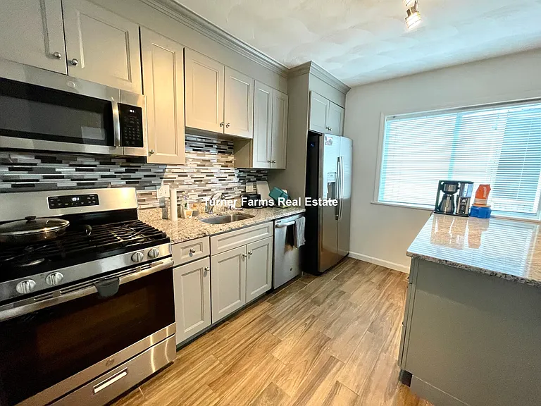 48 Derby St #1A — Photo 4