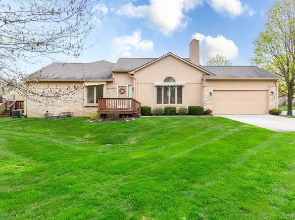 35134 Knollwood Ln, Farmington, MI 48335