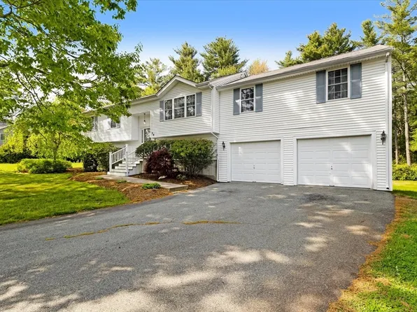 38 Hereford Ln, East Bridgewater, MA 02333