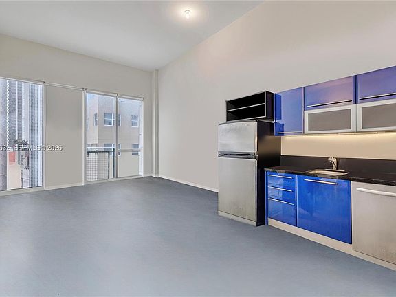 3rd image of 253 NE 2nd St APT 220