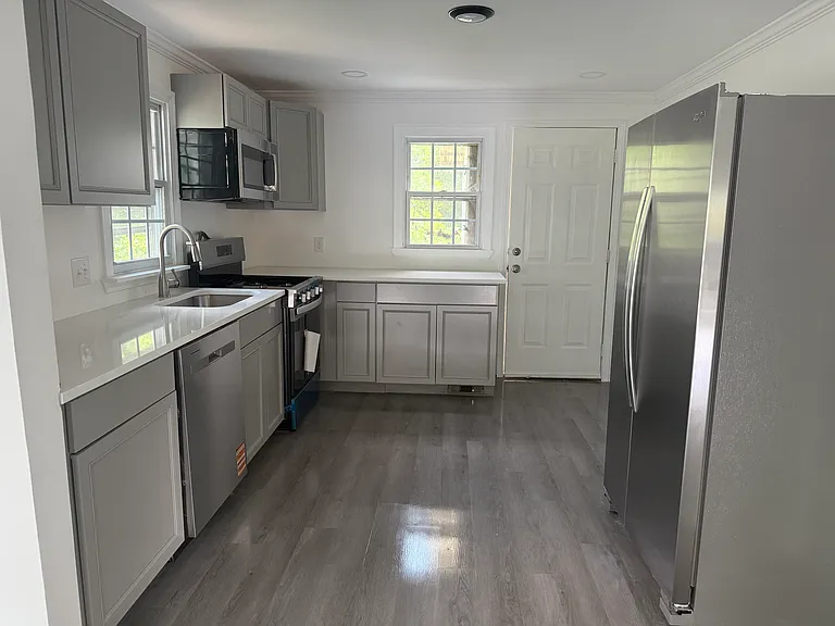 602 Broad St — Photo 1