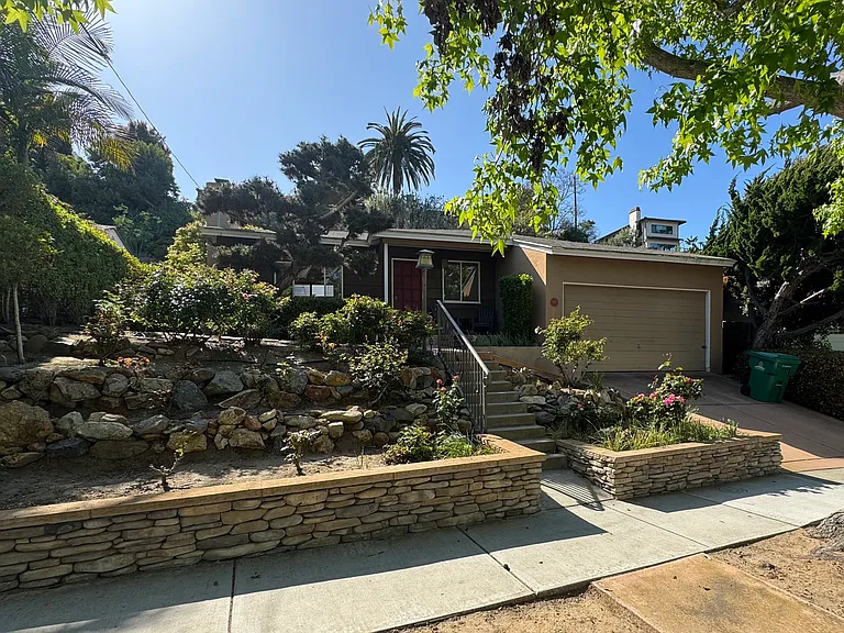 844 Gage Dr — Photo 1